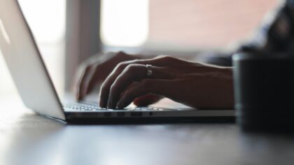 Dirbtinis intelektas el. pašto dėžutėje: kaip susitvarkyti su laiškų lavina neaukojant privatumo