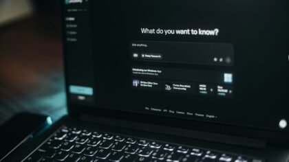 Dirbtinis intelektas paieškai internete: kaip greičiau rasti patikimą informaciją ir nepasiklysti