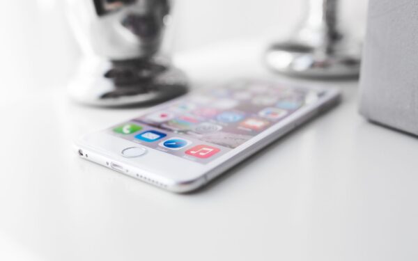 IOS automatizavimas be programavimo: kaip „Shortcuts“ pagalba supaprastinti kasdienį darbą telefone