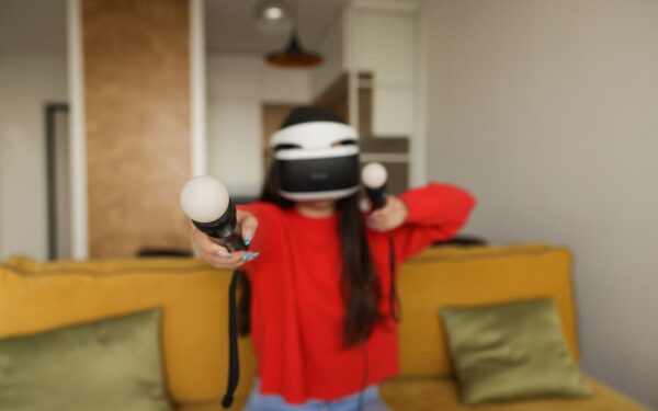Išmanūs VR akiniai ne tik žaidimams: ką jie gali šiandien ir į ką atkreipti dėmesį renkantis