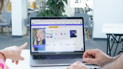 Kaip kritiškai vertinti dirbtinio intelekto atsakymus: paprasti patikros žingsniai ne technikams