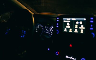 Kaip pasikeičia vairavimas persėdus į elektrinę transporto priemonę: įpročiai, kuriuos verta pergalvoti