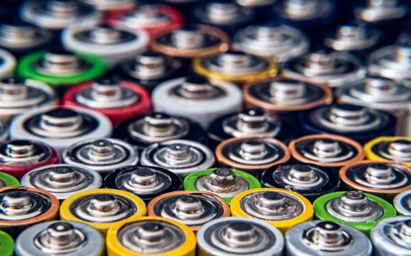Kaip realiai įvertinti elektrinio automobilio ridą: nuo baterijos talpos iki oro sąlygų poveikio