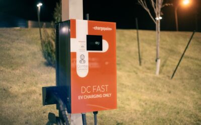 Kaip saugiai ir protingai įkrauti EV daugiabutyje: leidimai, kaimynai ir realūs techniniai sprendimai