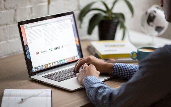 Kaip susitvarkyti „Gmail“ ir kitas pašto dėžutes: praktiniai filtrų, žymų ir šablonų patarimai užimtiems žmonėms