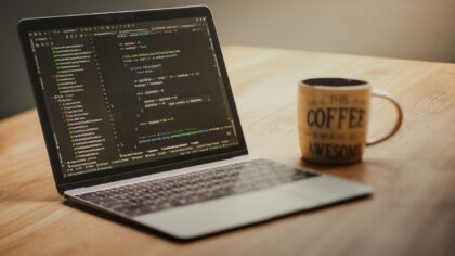 Kodo redaktoriai ne tik programuotojams: kaip patogūs teksto įrankiai gali palengvinti kasdienį darbą
