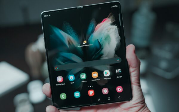 Lankstūs ekranai nuo telefonų iki drabužių: ką ši technologija žada per artimiausią dešimtmetį