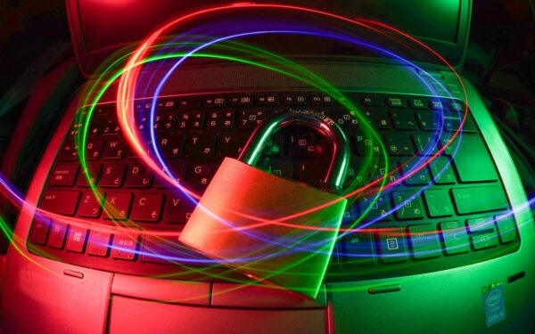 Naršyklės saugumas be panikos: 9 praktiški žingsniai, padėsiantys sumažinti riziką internete
