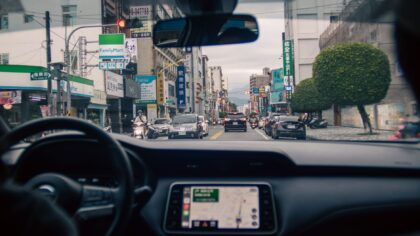 Regeneracinis stabdymas elektriniuose automobiliuose: kaip veikia ir kaip iš jo išspausti daugiau naudos