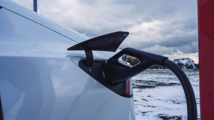 Šilumos siurblys elektromobilyje: kada jis iš tikrųjų naudingas ir į ką atkreipti dėmesį renkantis