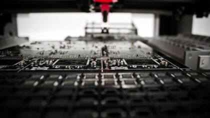 Skaitmeninė uoslė: kaip elektroniniai nosies jutikliai mokosi užuosti ligas, gaisrus ir maisto gedimą
