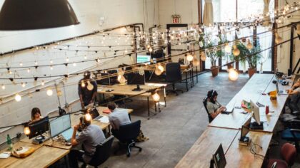 Viešosios bibliotekos ir coworking erdvės: kaip saugiai naudotis bendrais kompiuteriais ir Wi-Fi tinklais
