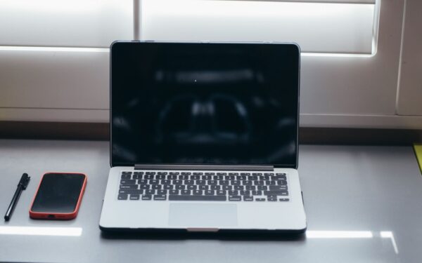 Windows darbalaukio tvarkymas be streso: kaip greitai susikurti patogią ir tvarkingą darbo aplinką