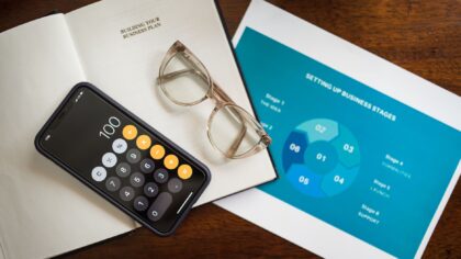 Asmeninių finansų valdymo programos: kaip išsirinkti patikimą įrankį biudžetui, skoloms ir taupymui