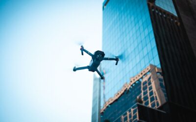 Autonominiai miesto dronai virš galvų: kuo naudingi skraidantys kurjeriai ir kokių ribų dar neperžengs