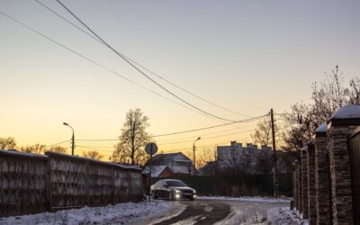 Elektromobilis žiemą ir vasarą: kaip skiriasi energijos sąnaudos ir ką vairuotojui verta daryti kitaip