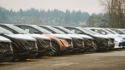 Kada verta parduoti naudotą elektrinį automobilį: ženklai, kad metas keisti ir kaip neprarasti vertės