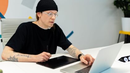 Kaip dirbtinis intelektas keičia dizainą: ką šiandien gali generatyviniai įrankiai ir ko iš jų nesitikėti