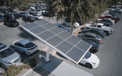 Karštis ir elektra po vienu kapotu: kaip vasarą tausoti akumuliatorių ir išvengti EV galvos skausmų