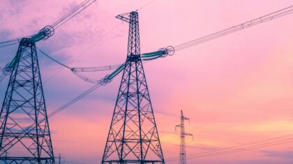 Ne tik saulė ir vėjas: kaip gravitacinės energijos kaupimo sistemos gali išspręsti elektros šuolius ateities tinkle