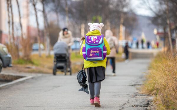 Vaikiški išmanieji laikrodžiai su GPS ir skambinimo funkcija: ką tėvams būtina žinoti prieš perkant